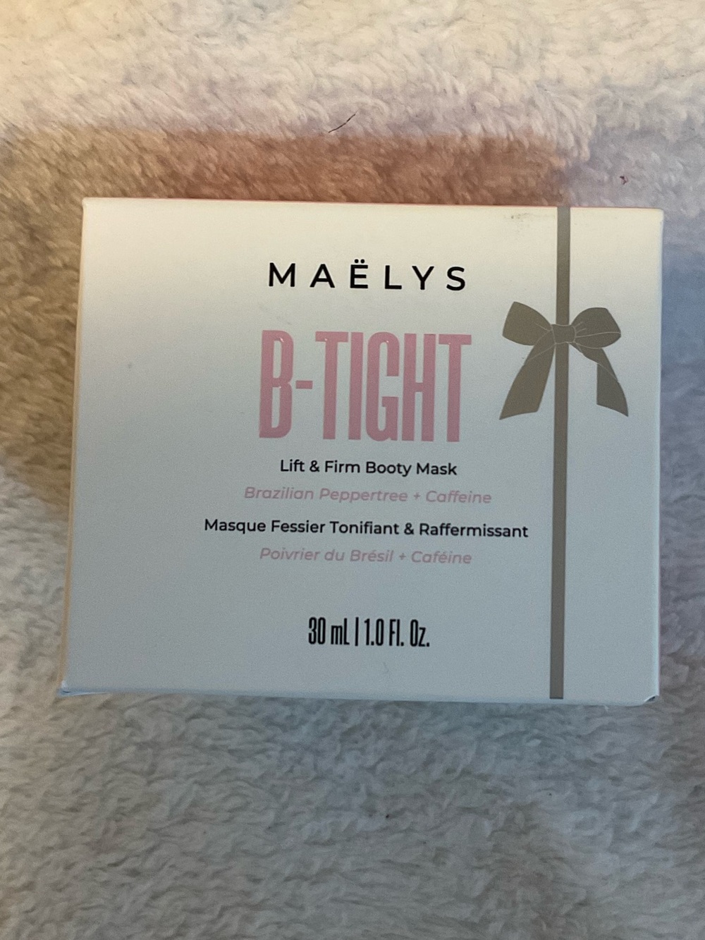 Maelys B tight